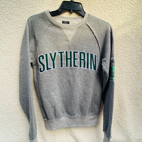 slytherin crewneck
